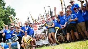 Tobias aus Fulda (im gelben T-Shirt) feierte am Woodstock 50. Geburtstag – und hatte dabei Gänsehaut. (Bild: Wenzel Markus)