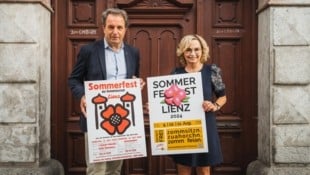 Franz Theurl und BM Elisabeth Blanik stellten das Design vor.