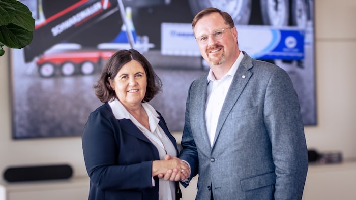 Beate Paletar and Bernard Krone, Chairman of the Supervisory Board of the Krone Group.