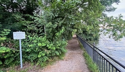 Die neuen Hinweisschilder auf der Toscana-Halbinsel sorgen für hohe Wogen am Traunsee.