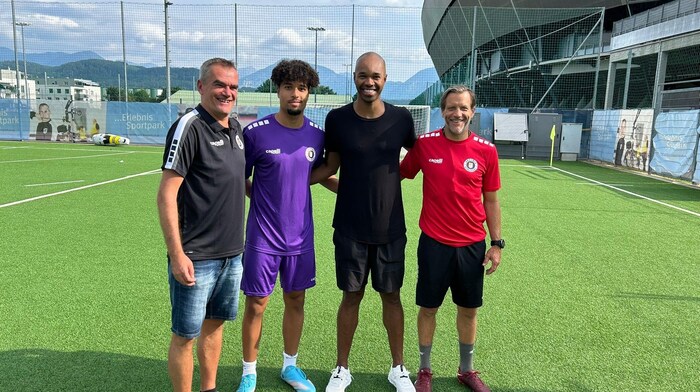 Austrias AKA-Chef Micheu, Naldinho, Naldo und Amateure-Trainer Landerl (v. li.)