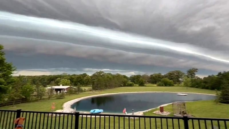 Yuvarlanan bulutlar çoğunlukla gök gürültülü fırtınalarla ve özellikle de fırtına cepheleriyle bağlantılı olarak ortaya çıkar. (Bild: kameraOne (Screenshot))