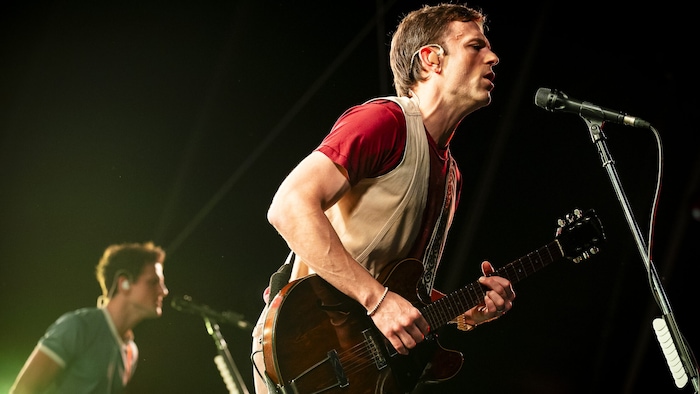 Caleb Followill brillierte beim Lido Sounds mit einer rockigen Setlist und viel Spielfreude.