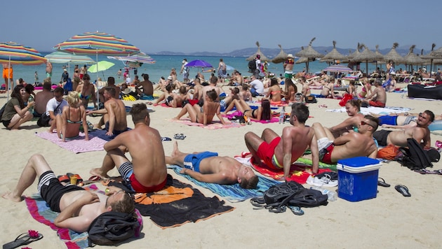 There is a corona alert on the popular vacation island of Mallorca - more and more cases are being recorded. (Bild: AFP)