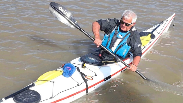 Kayak legend Nigel Dennis shows what paddling is all about on Lake Neusiedl. (Bild: Reinhard Judt)