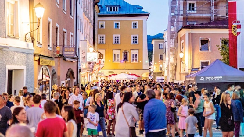 At the Hallein City Festival, the entire old town becomes a stage on eleven squares. Thousands of people are expected. (Bild: Wildbild/(c) wildbild)