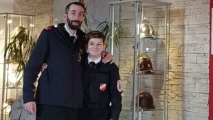 Auch sein Vater Michael ist stolz auf Simon und das Wissen, das er bei den ...