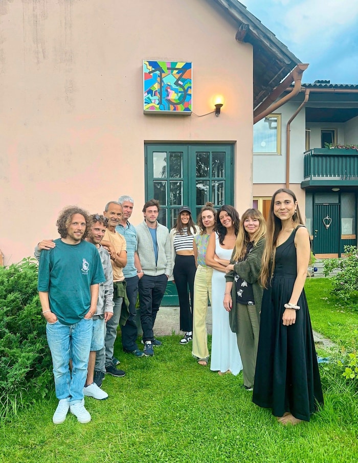 The artists' collective in front of "Freiraum 13".