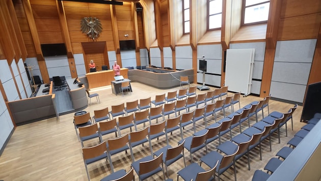 The impression is deceptive, because the jury courtroom only has room for around 60 people. (Bild: Birbaumer Christof)