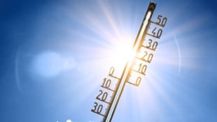 Die Temperaturen bleiben weiter hoch – Abkühlung ist gefragt. (Bild: stock.adobe.com/Thaut Images - stock.adobe.com)