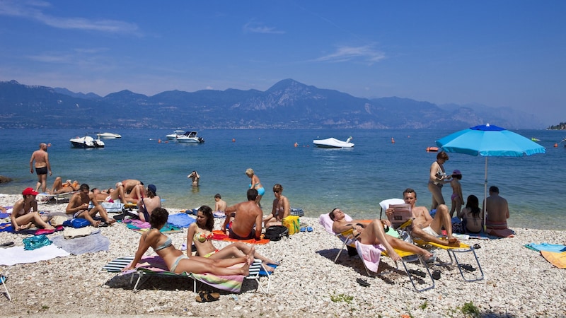 Garda Gölü'ndeki Torri del Benàco'da bir norovirüs salgını yaşanmıştır. (Bild: AFP/GARDEL BERTRAND / HEMIS.FR / HEMIS VIA AFP)