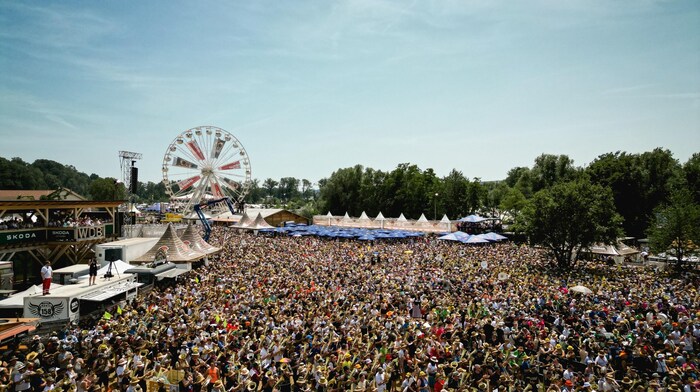 Musicians as far as the eye can see.
