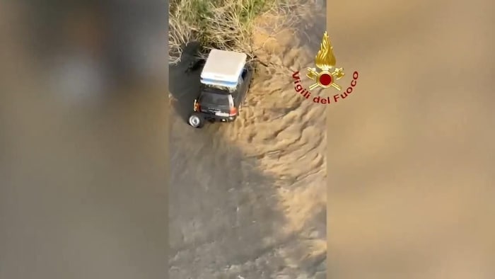 Dutzende Menschen mussten nach bei Überschwemmungen in Teilen Norditaliens gerettet werden.