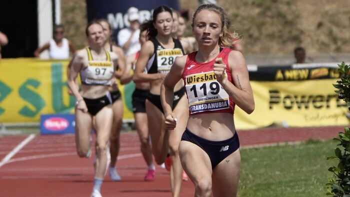 Caroline Bredlinger als 800-m-Siegerin