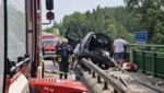 Zu einem folgenschweren Unfall kam es am Sonntagnachmittag direkt auf der Stauseebrücke Ottenstein (Bundesstraße 38) in Niederösterreich. (Bild: DOKU-NÖ)