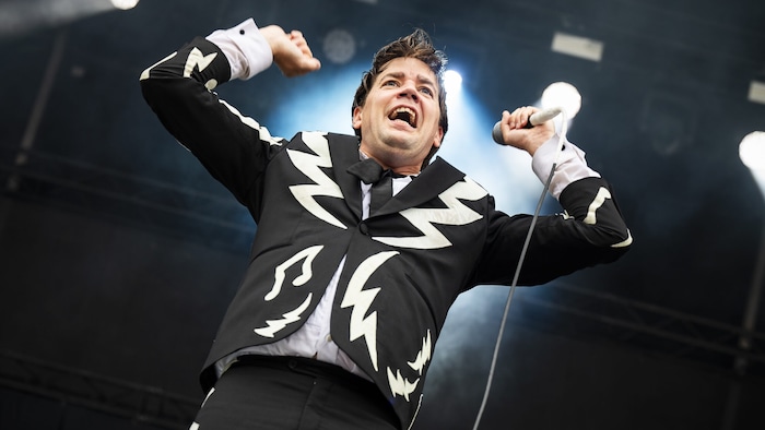 The years have not passed the Hives by completely unnoticed: Pelle Almqvist and co. still ...