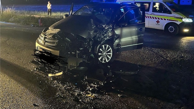 33 yaşındaki kadının arabası ağır hasar gördü. (Bild: BF Klagenfurt)