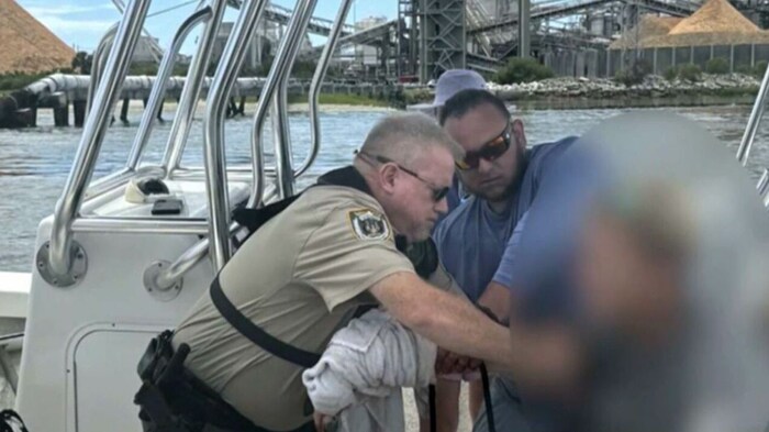 Dem Haiopfer wurde ein Druckverband angelegt – das rettete ihm vermutlich das Leben.