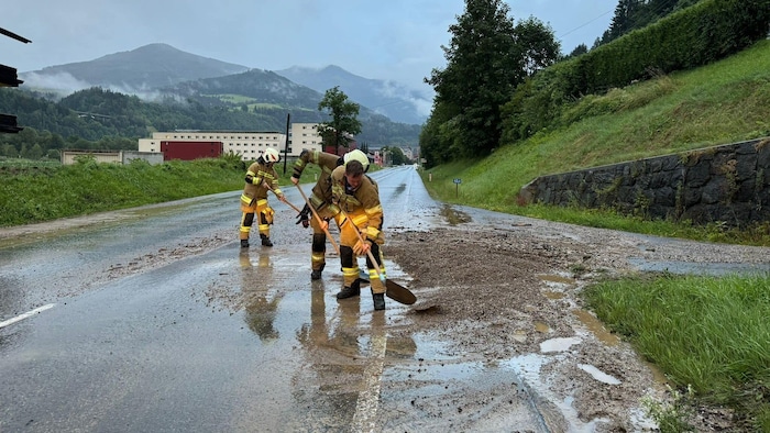 A busy Sunday evening for the Bischofshofen fire department.