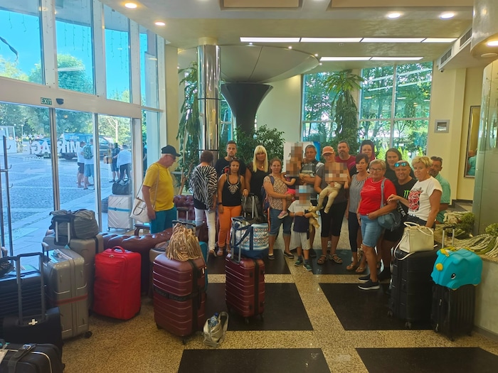 Die Leidensgenossen von Peter K. sitzen seit Tagen im Airport-Hotel in Burgas und hoffen auf ...