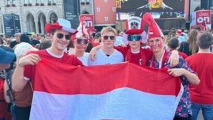 Beim wichtigen Spiel um den Einzug ins Viertelfinale wird den Fans auch nur in der Pause Zeit ...