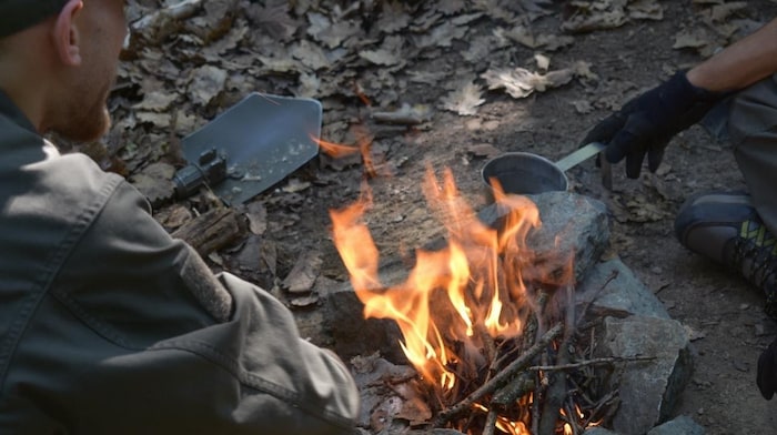 Among other things, the youngsters had to light a fire, filter water and overcome all kinds of ...