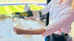 Der Grüne Veltliner aus dem Hause Liegenfeld kommt bei dem EM-Spielen gut an. (Bild: Grammer Karl)