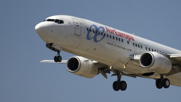 Bir Air Europa uçağı Brezilya'ya acil iniş yapmak zorunda kaldı. (Bild: AFP/Jorge Guerrero)