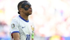 Kylian Mbappe mit seiner Spezialmaske (Bild: AFP/FRANCK FIFE)