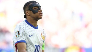 Kylian Mbappe mit seiner Spezialmaske