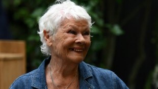 Der Beitritt der Schauspielerinnen Judi Dench und Siân Phillips wurde auf der ...