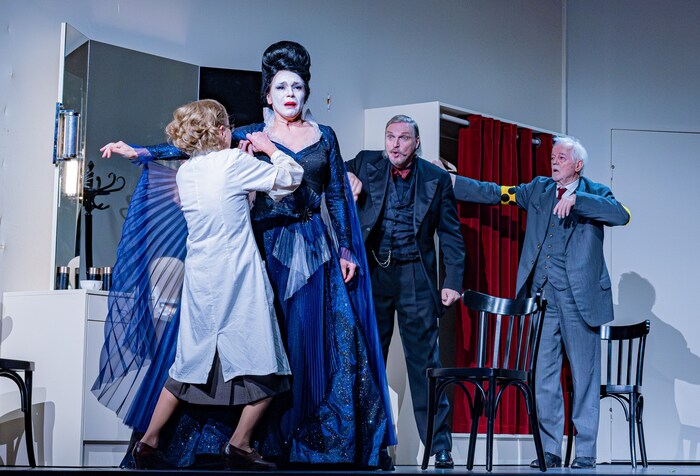 Stefan Jürgens (Doktor), Julia Stemberger (Königin der Nacht), Therese Affolter (Frau Vargo), ...