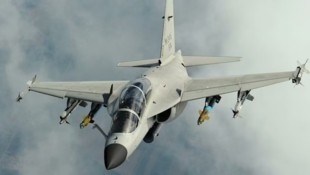 Leonardos M-346FA mit Radar für Luftraumüberwachung, aber auch Bodenunterstützung ist der ...