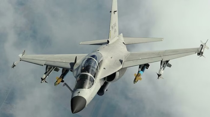 Leonardos M-346FA mit Radar für Luftraumüberwachung, aber auch Bodenunterstützung.