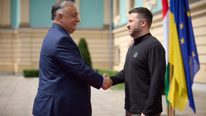Orbans Besuch bei Selenskyj war seit Monaten vorbereitet worden. (Bild: AFP)