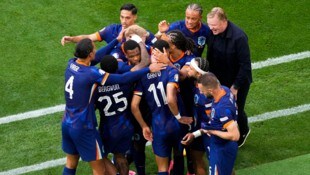 Blauer als sonst, aber erfolgreich: Hollands „Oranje Elftal“