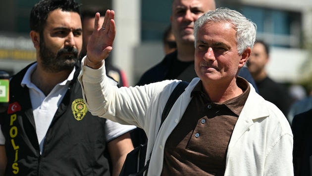 Jose Mourinho makes a guest appearance in Styria. (Bild: AFP/APA/OZAN KOSE)