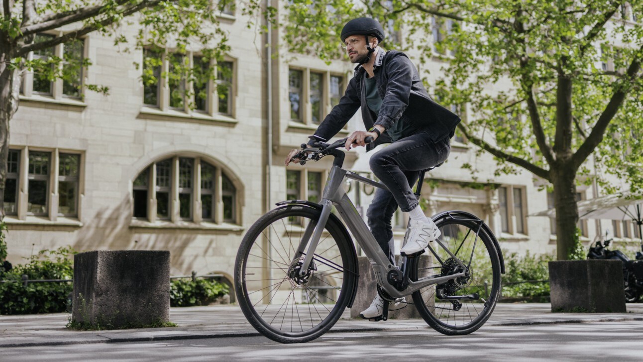 Boschs smarte „Range Control“ soll E-Biker bei Touren unterstützen.