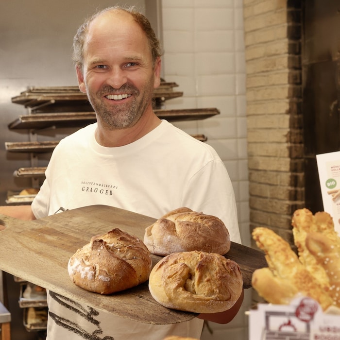 Helmut Gragger with the new "bread dwarves"