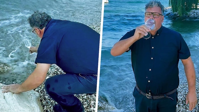Der Bürgermeister prüft die Wasserqualität am eigenen Leib.
