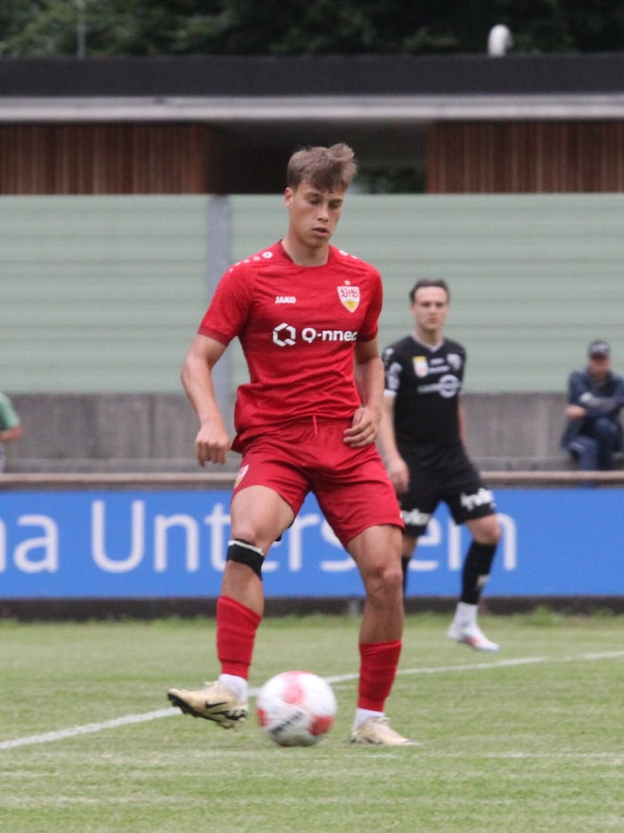 Christopher Olivier cut a fine figure against Lukas Fridrikas and Co.