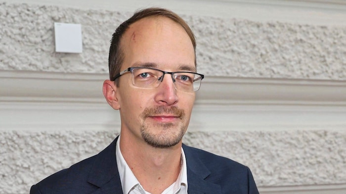 Bernhard Angeler pénzügyi szakértő kiszámolta, hogy ki és mennyit fog profitálni.