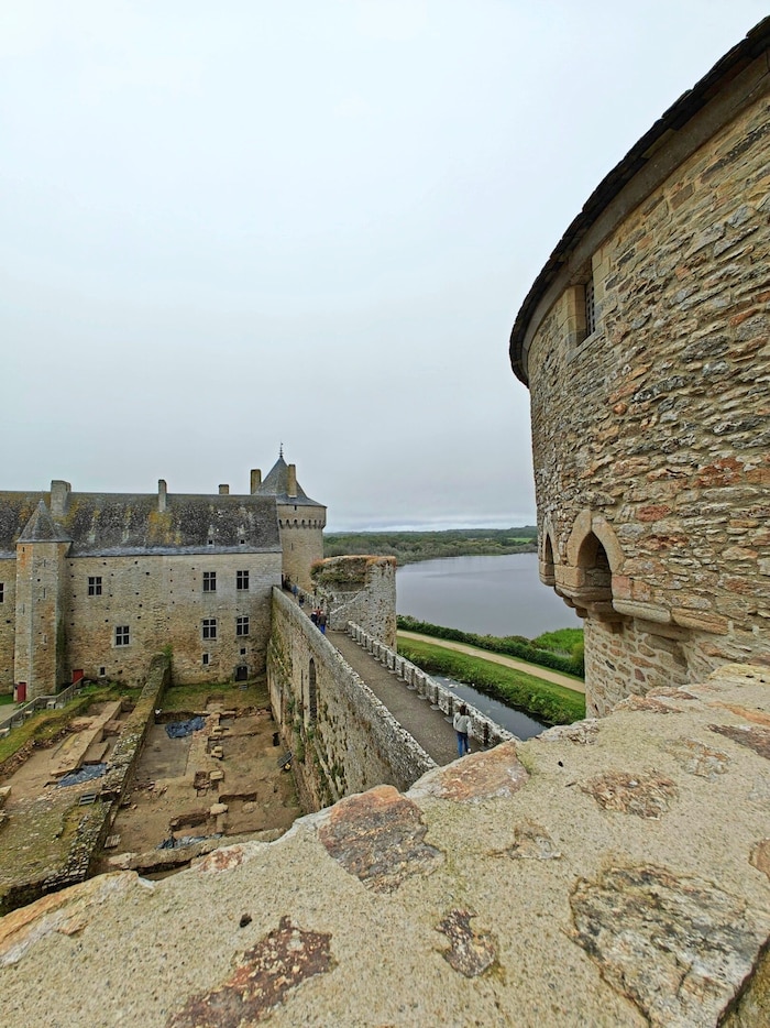 Château de Suscinio ist ein Bilderbuchschloss und eine Top-Sehenswürdigkeit mit dem Kunstschatz ...