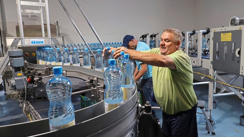 Today, 2.8 million liters leave the bottling plant every year (Bild: Jauschowetz Christian/Christian Jauschowetz)