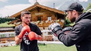 Kevin Stöger beim Boxtraining mit Personal Coach Björn Schulz. (Bild: Chris Perkles)