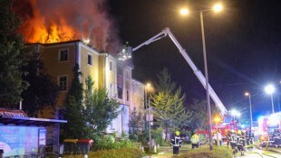 Das leer stehende Gebäude wurde durch die Flammen zerstört.