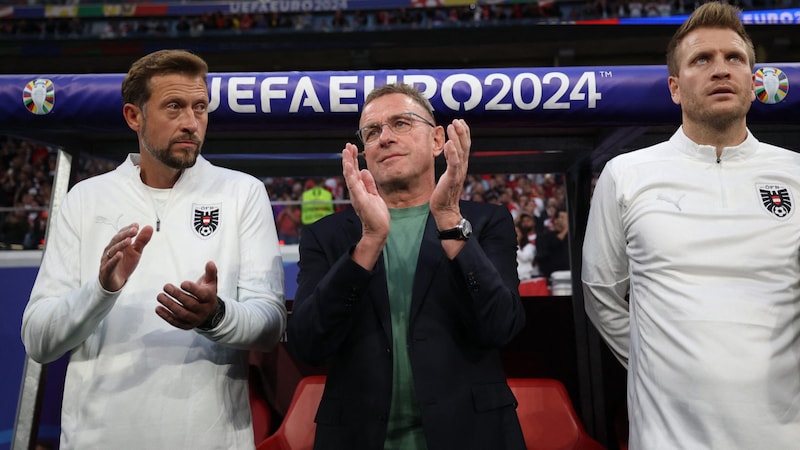 Ralf Rangnick schlägt seine Zelte in der Klagenfurter EM-Arena auf. (Bild: AFP/APA/Ronny HARTMANN)