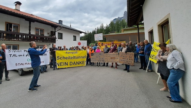 Auch in Biberwier wird das Projekt „Fernpasstunnel“ diskutiert. (Bild: Daum Hubert)