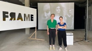 Nicole Pruckermayr und Lotte Schreiber (re.) in der Ausstellung in Graz Reininghaus (Bild: M. Reichart)