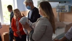 Besuch von Wagentristl im Krankenhaus in Chotyn. (Bild: zVg)